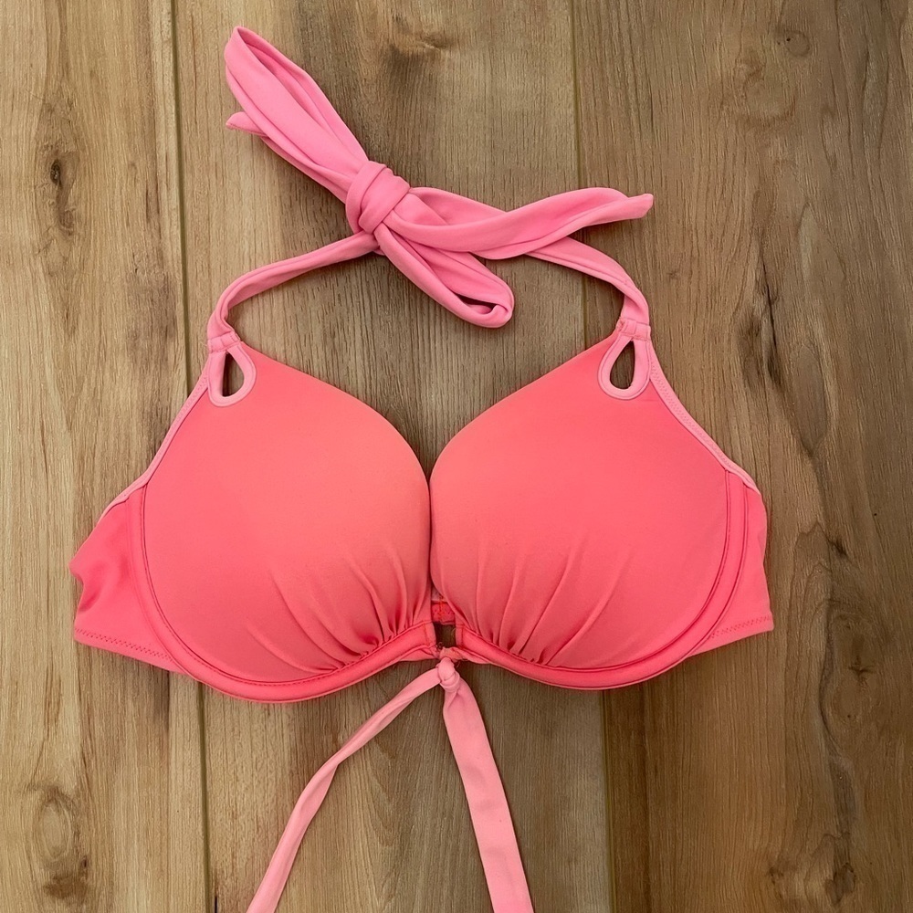 EUC Victoria’s Secret pink push-up bikini top​​​​​​​​​​​​​​